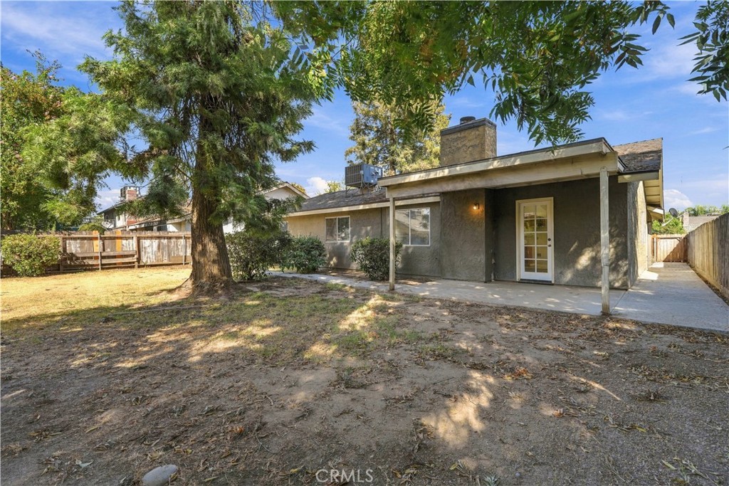 851 N Crenshaw, Visalia, CA 93291