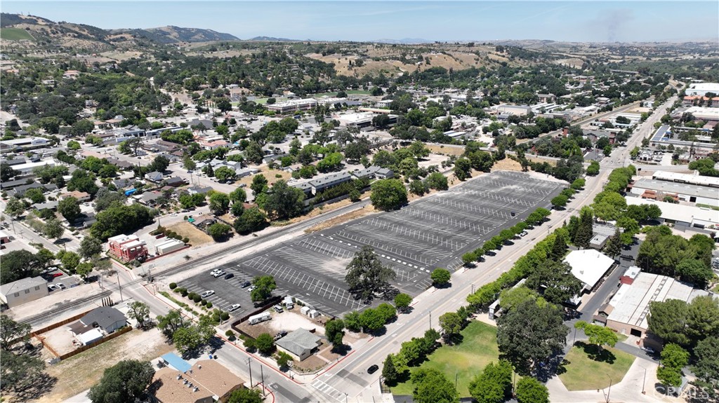 2103 Riverside, Paso Robles, CA 93446