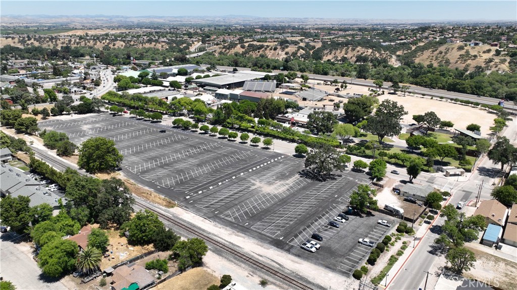 2103 Riverside, Paso Robles, CA 93446