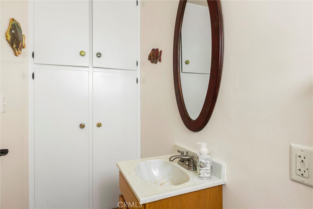 31 8th St, Cayucos, CA 93430