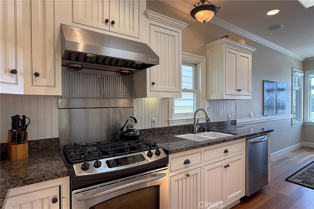 5320 Windsor Blvd, Cambria, CA 93428
