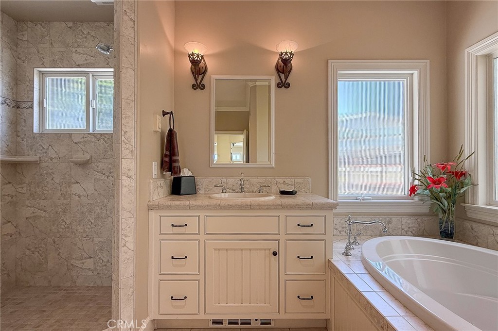 5320 Windsor Blvd, Cambria, CA 93428