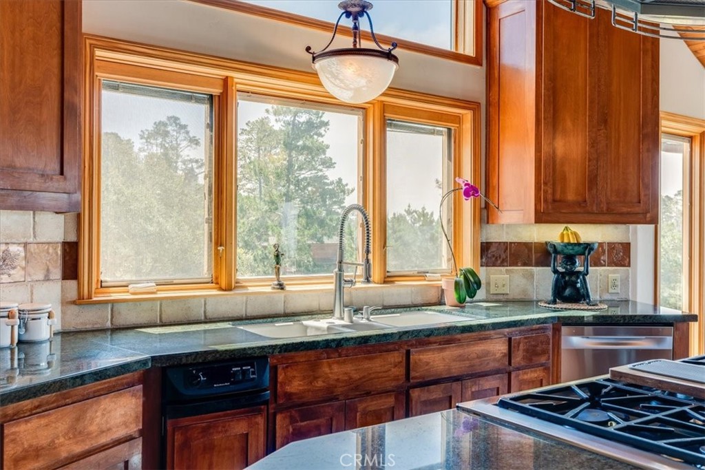 1919 Richard Ave, Cambria, CA 93428
