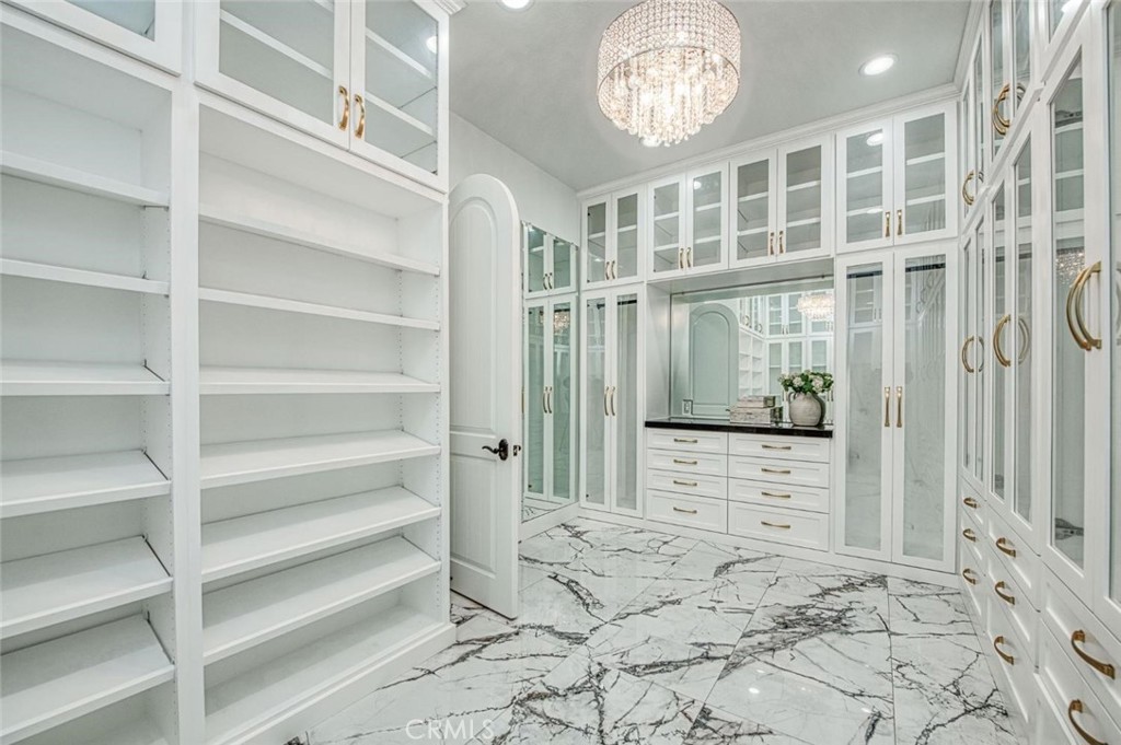 2283 E Sarazen, Fresno, CA 93730