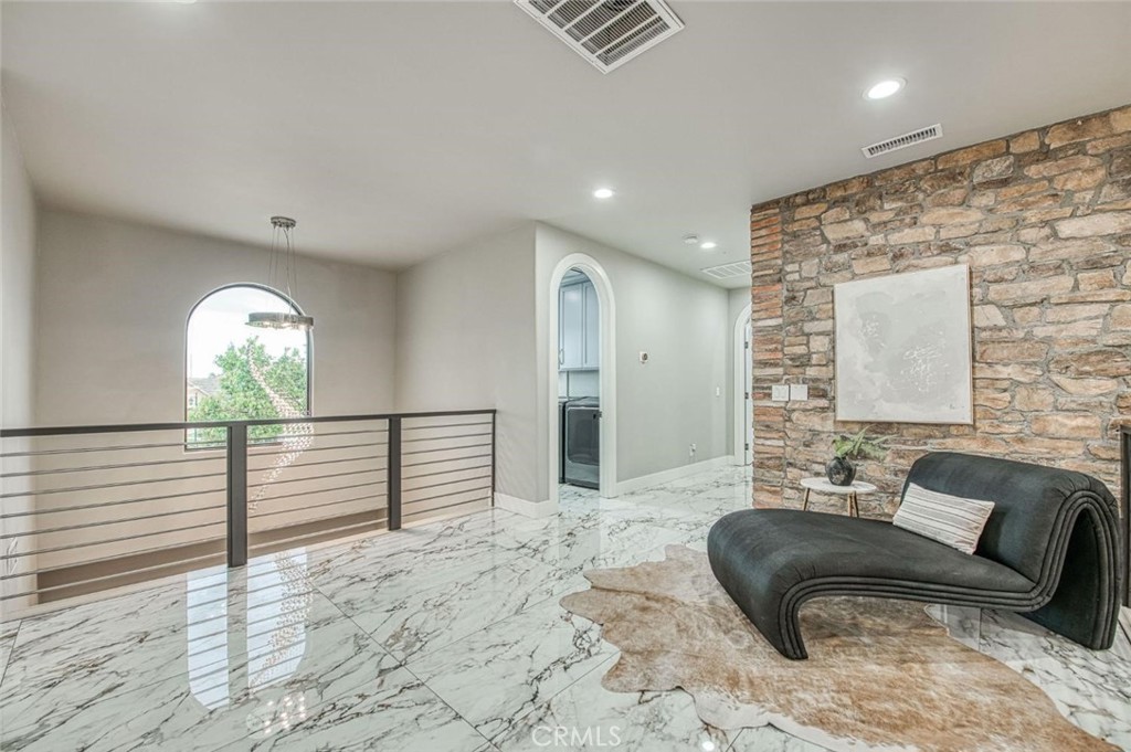 2283 E Sarazen, Fresno, CA 93730