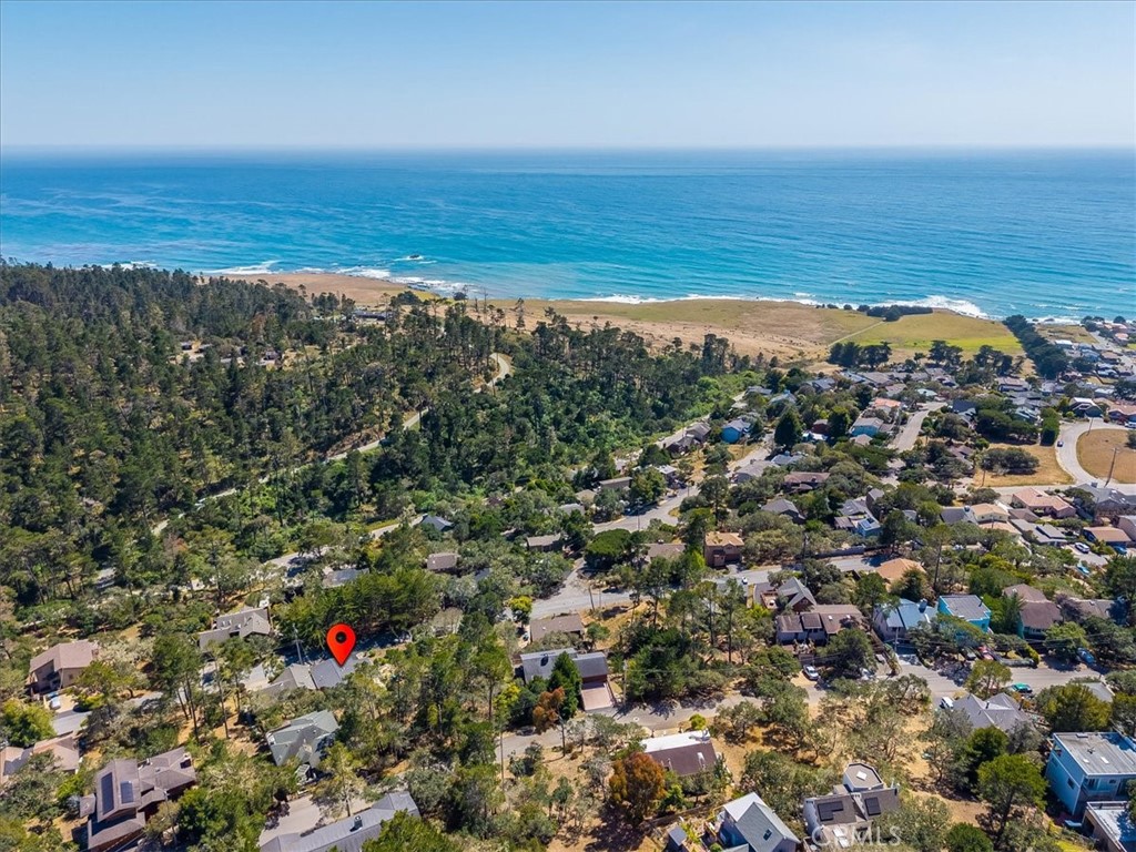 1520 Astor Ave, Cambria, CA 93428