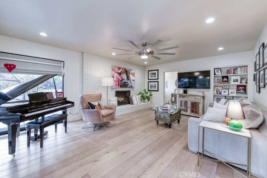 5385 N Van Ness Blvd, Fresno, CA 93711