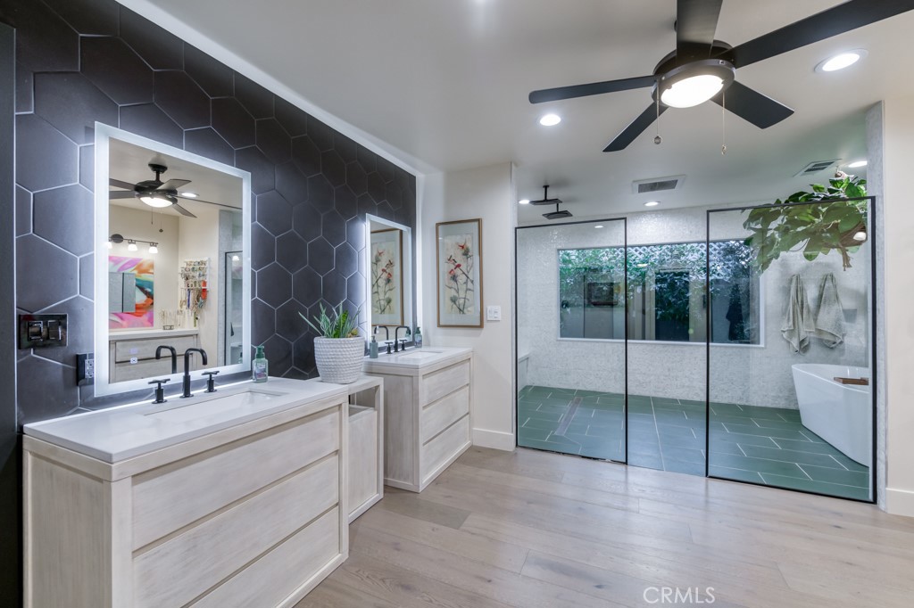 5385 N Van Ness Blvd, Fresno, CA 93711