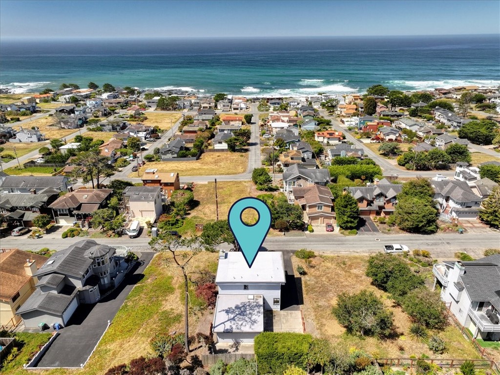 2098 Oxford Ave, Cambria, CA 93428