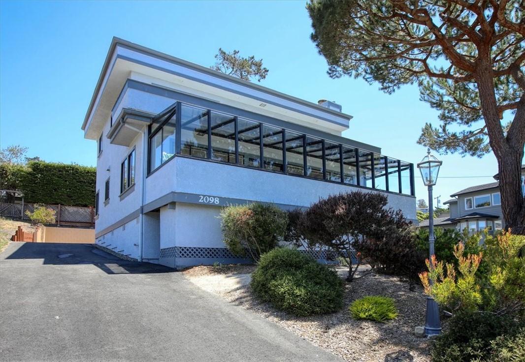 2098 Oxford Ave, Cambria, CA 93428