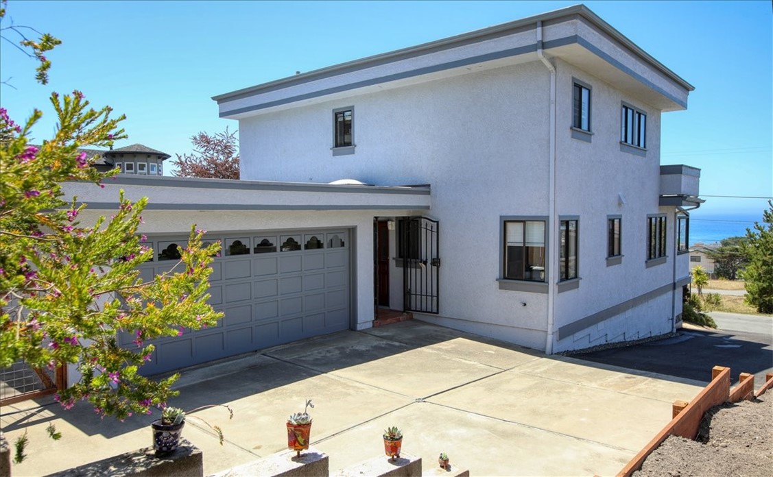 2098 Oxford Ave, Cambria, CA 93428