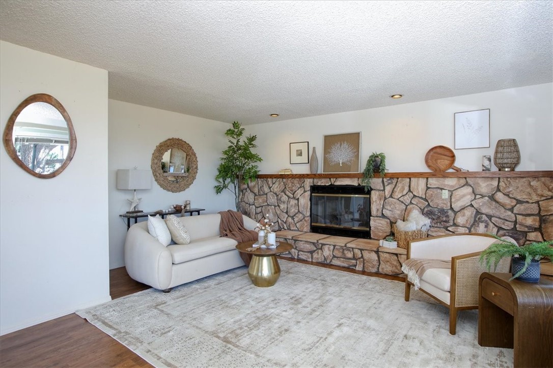 2098 Oxford Ave, Cambria, CA 93428