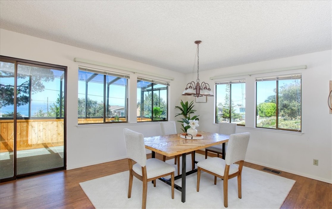 2098 Oxford Ave, Cambria, CA 93428