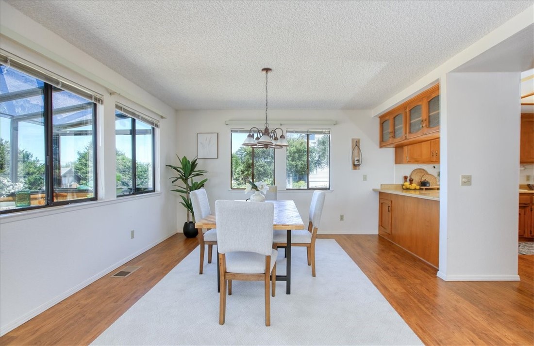 2098 Oxford Ave, Cambria, CA 93428