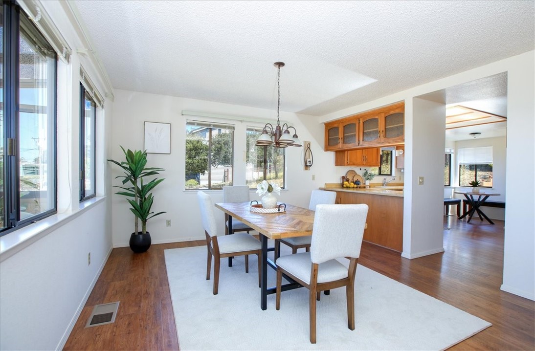 2098 Oxford Ave, Cambria, CA 93428
