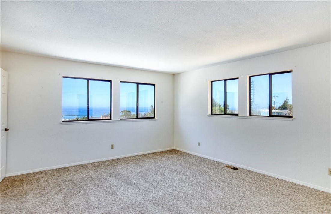 2098 Oxford Ave, Cambria, CA 93428
