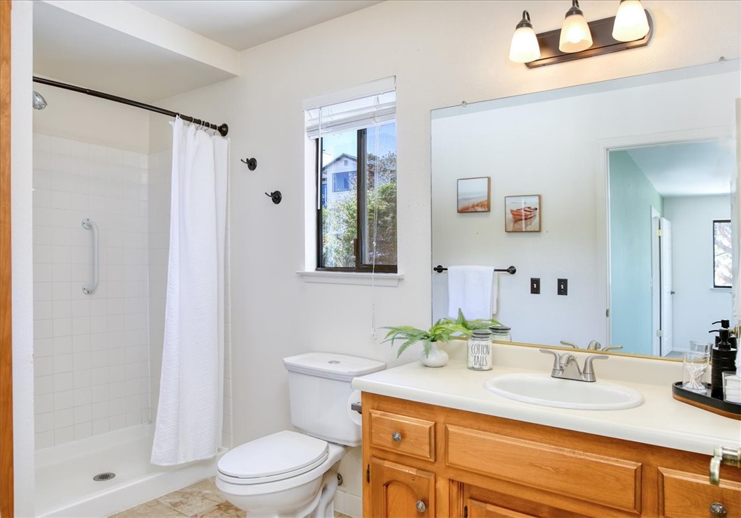 2098 Oxford Ave, Cambria, CA 93428