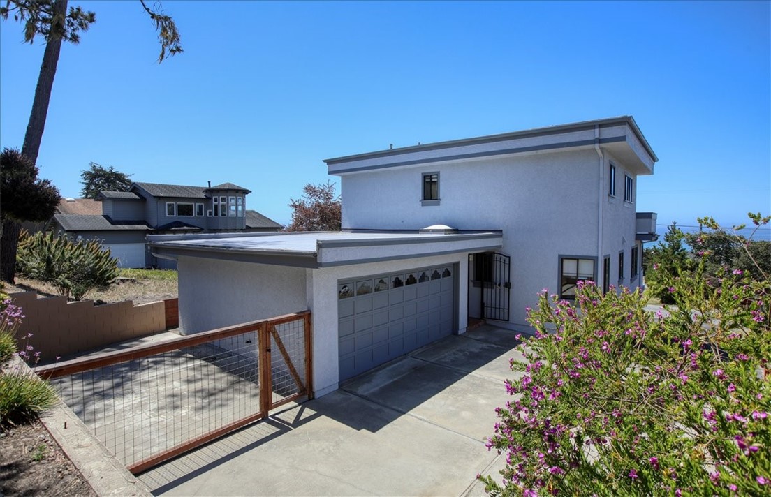 2098 Oxford Ave, Cambria, CA 93428