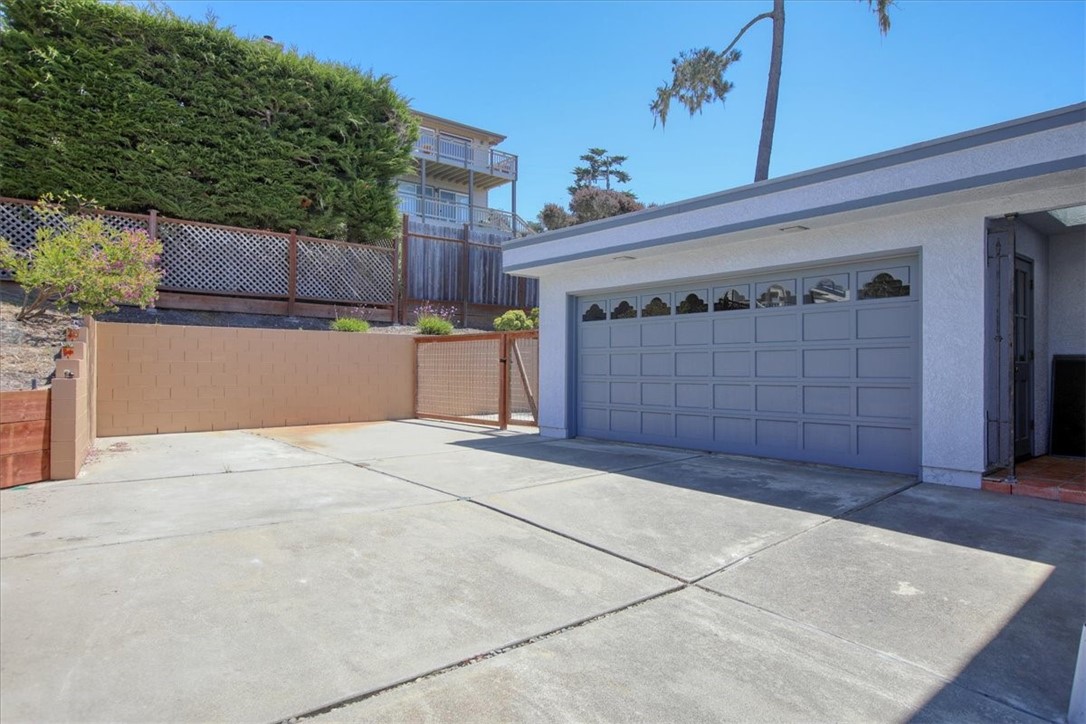 2098 Oxford Ave, Cambria, CA 93428