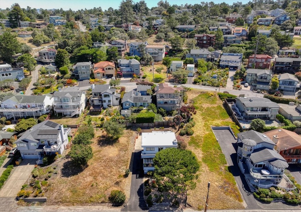 2098 Oxford Ave, Cambria, CA 93428