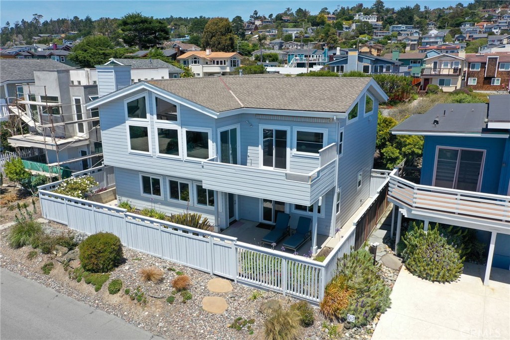 2111 Windsor Blvd, Cambria, CA 93428