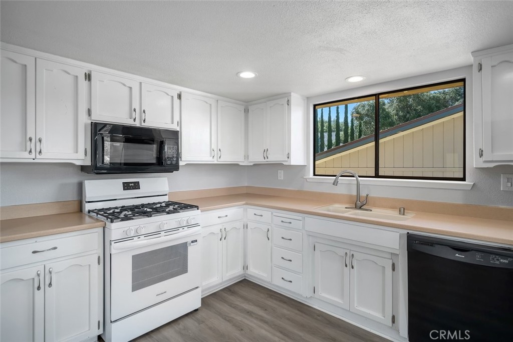 5675 Hermosilla Avenue, Atascadero, CA 93422