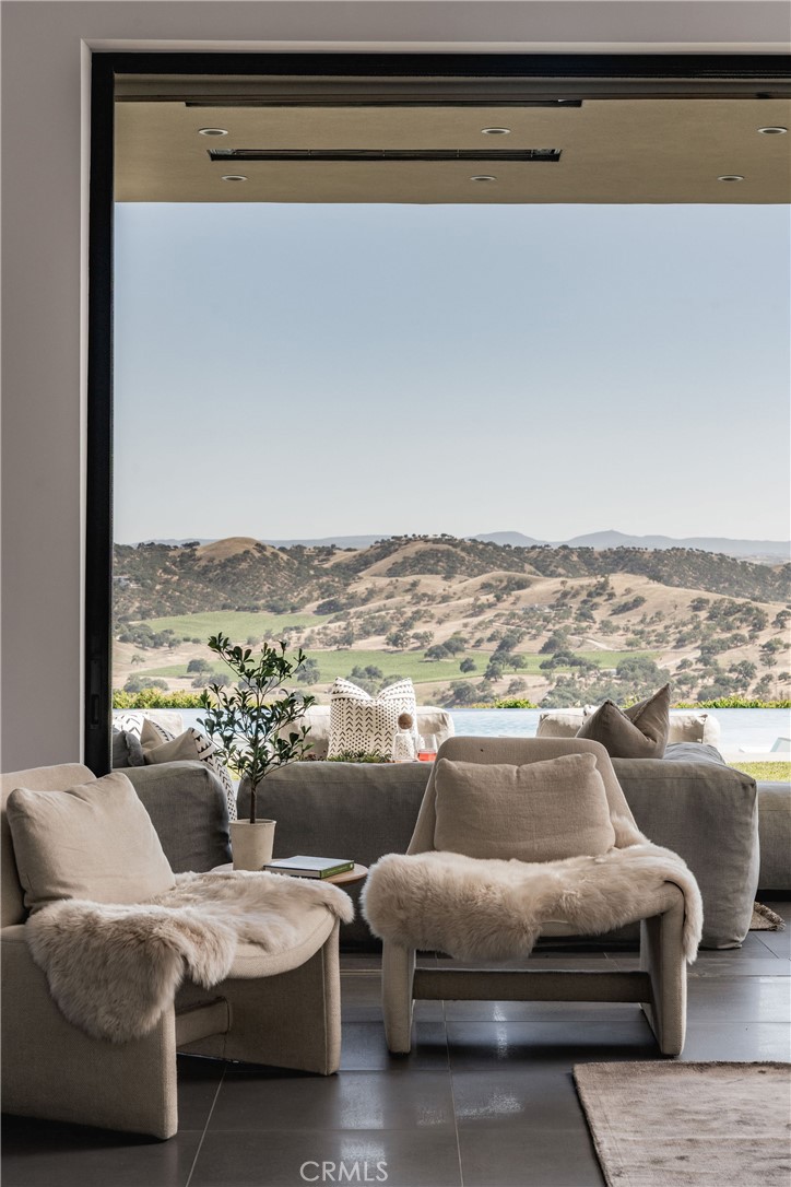 888 Camino Vina, Paso Robles, CA 93446