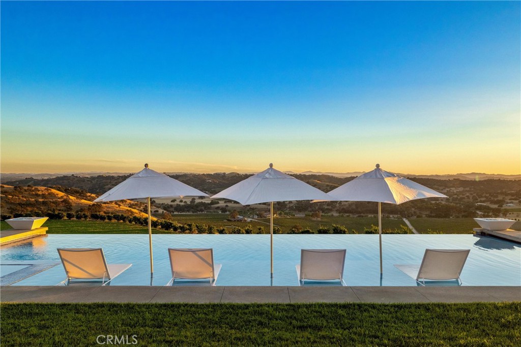 888 Camino Vina, Paso Robles, CA 93446