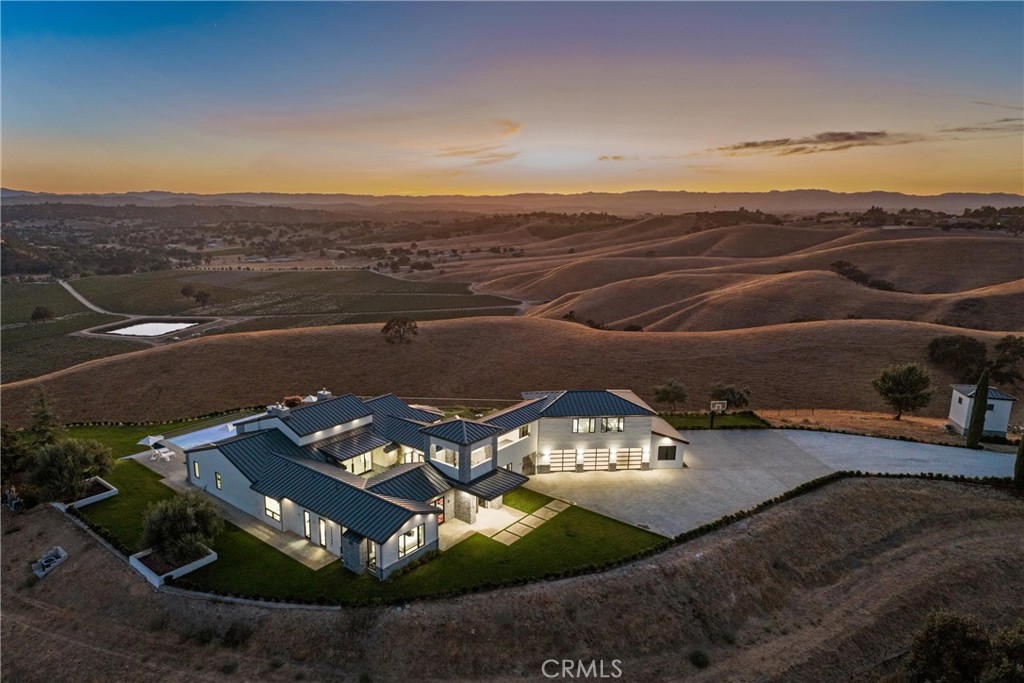 888 Camino Vina, Paso Robles, CA 93446