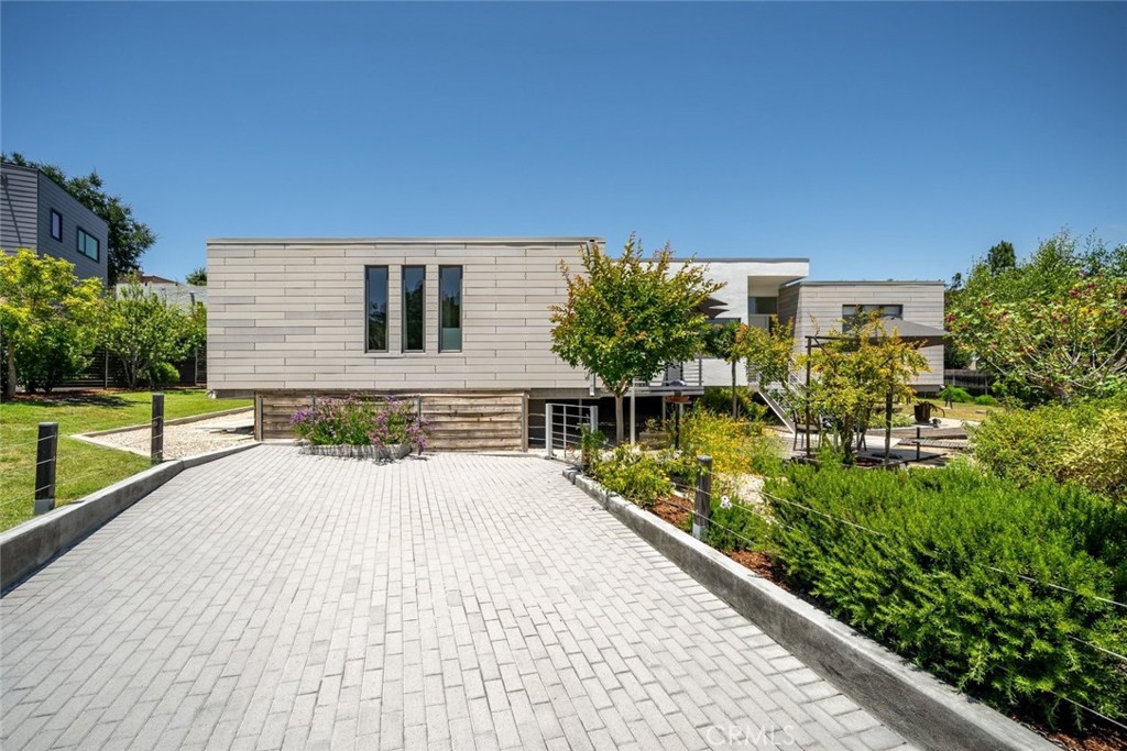 552 Perkins Ln, San Luis Obispo, CA 93401