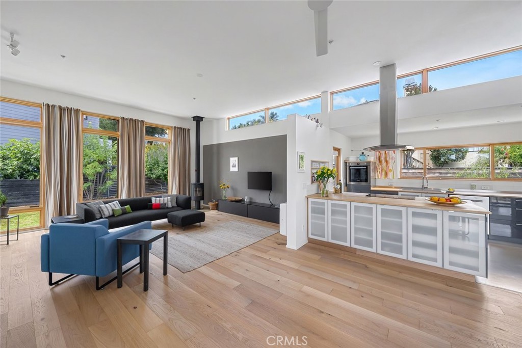 552 Perkins Ln, San Luis Obispo, CA 93401