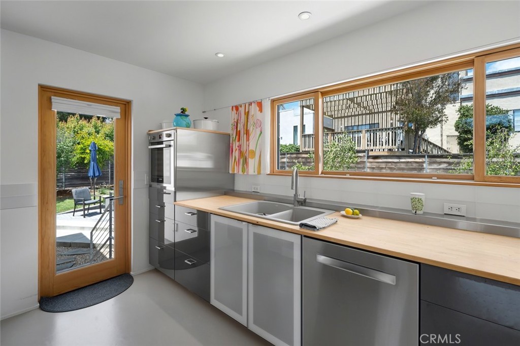552 Perkins Ln, San Luis Obispo, CA 93401