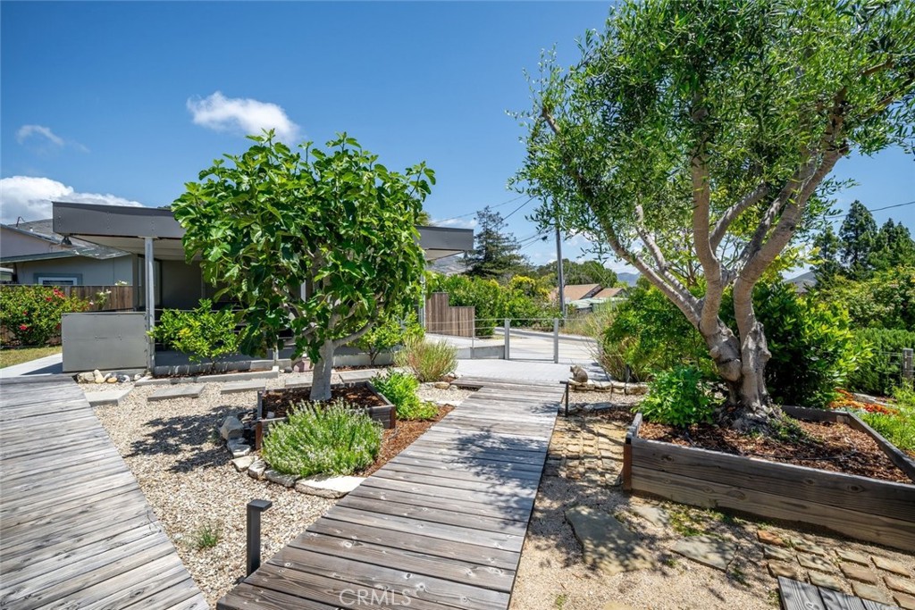 552 Perkins Ln, San Luis Obispo, CA 93401