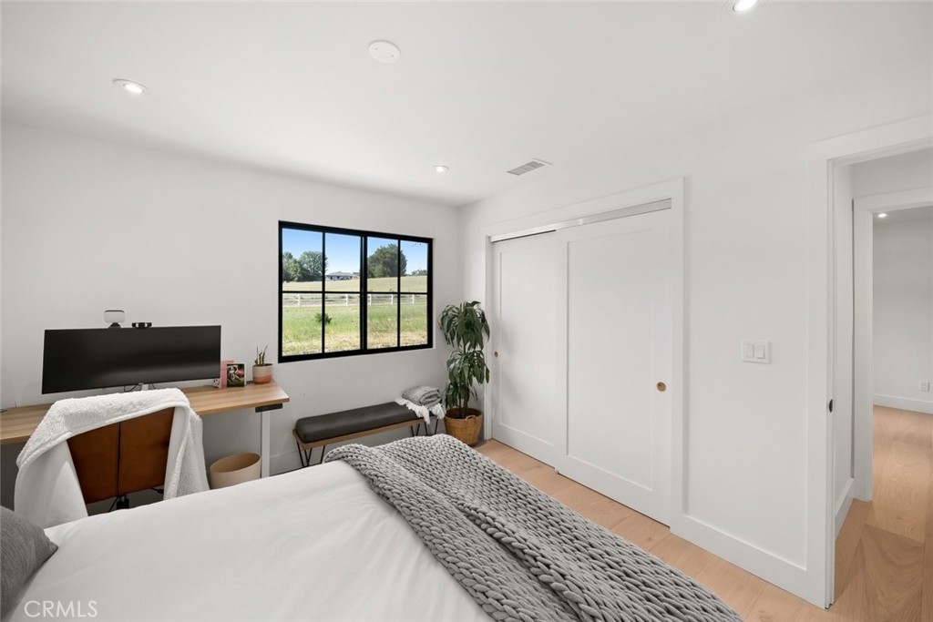 1090 Jordan Lane, Templeton, CA 93465