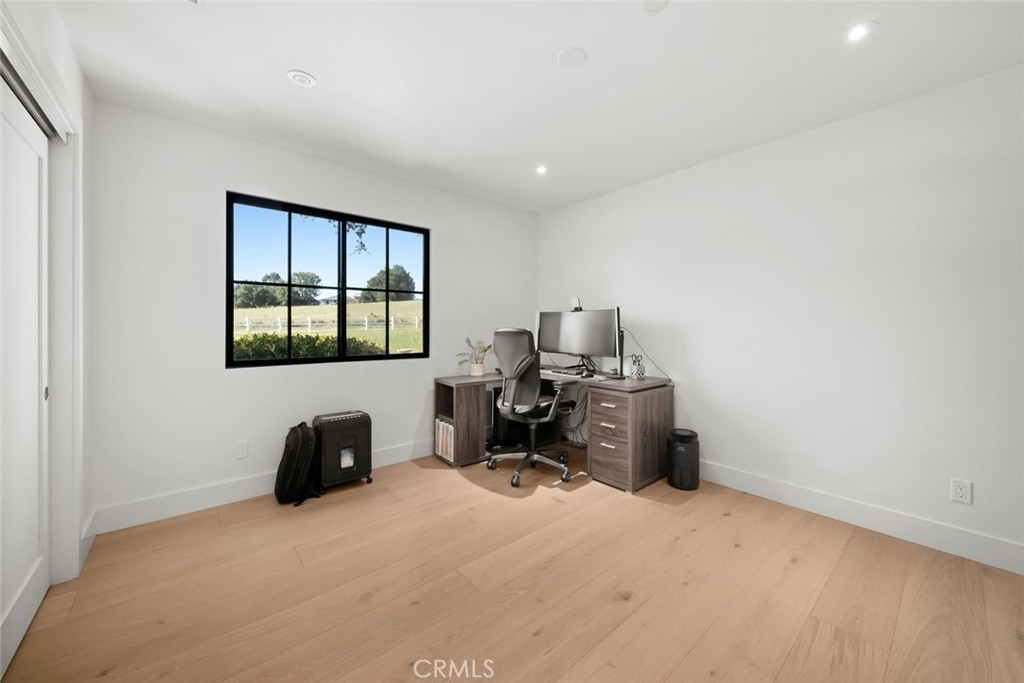 1090 Jordan Lane, Templeton, CA 93465