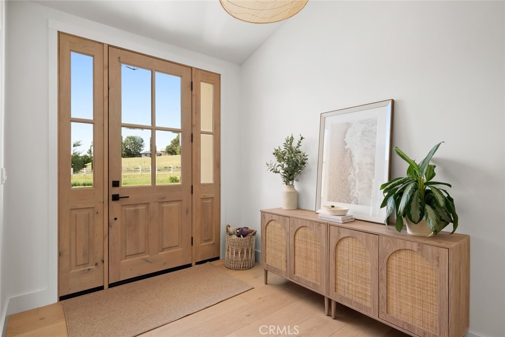 1090 Jordan Lane, Templeton, CA 93465