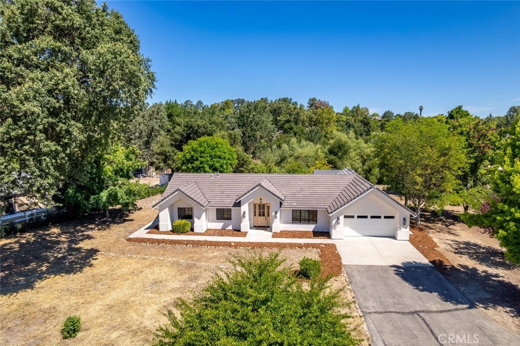 1090 Jordan Lane, Templeton, CA 93465