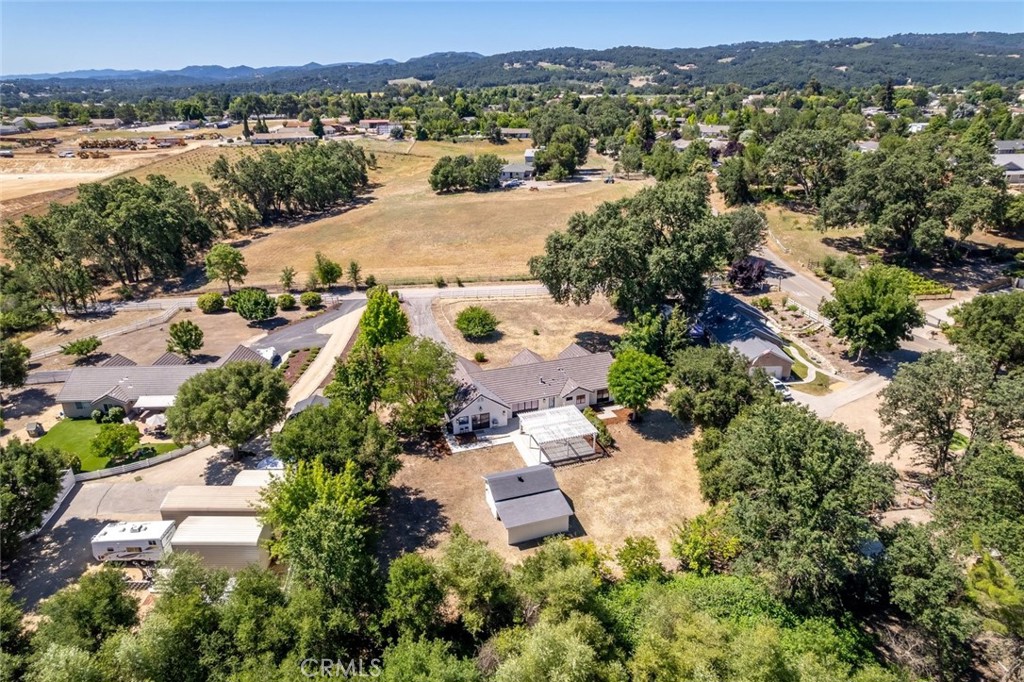 1090 Jordan Lane, Templeton, CA 93465