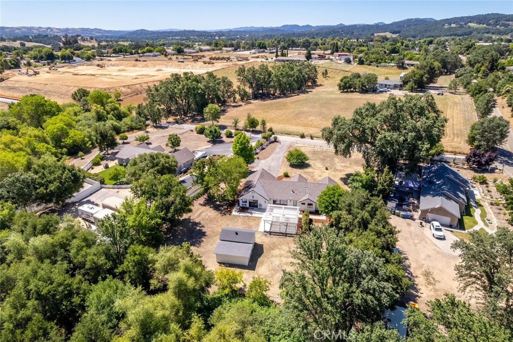 1090 Jordan Lane, Templeton, CA 93465