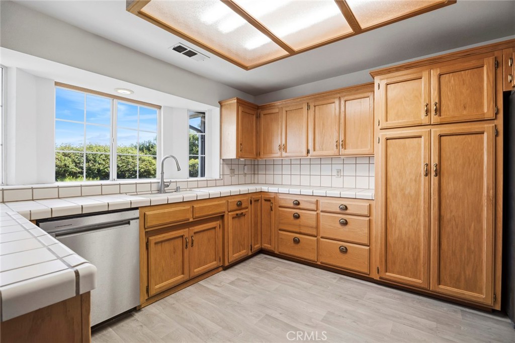 30745 Dorsey Dr, Exeter, CA 93221