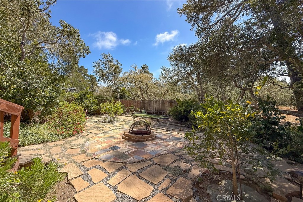 1951 Pierce Ave, Cambria, CA 93428