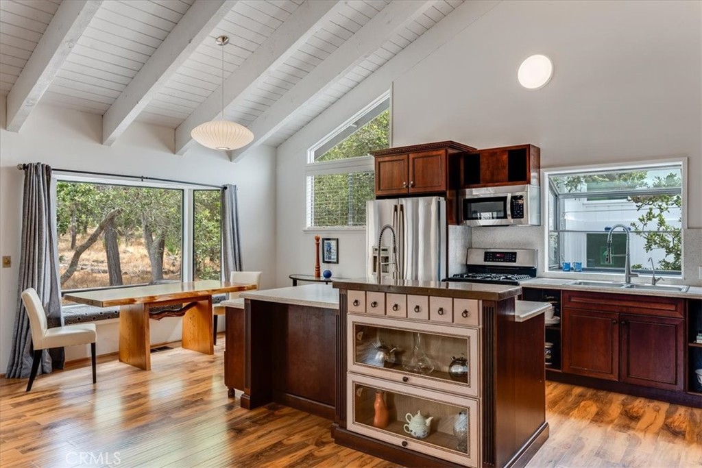 5950 Sunbury Ave, Cambria, CA 93428