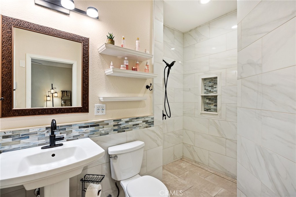 5781 Glenview, San Luis Obispo, CA 93401