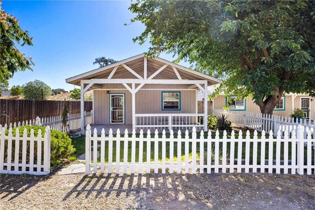 5920 Deer Creek, Paso Robles, CA 93446