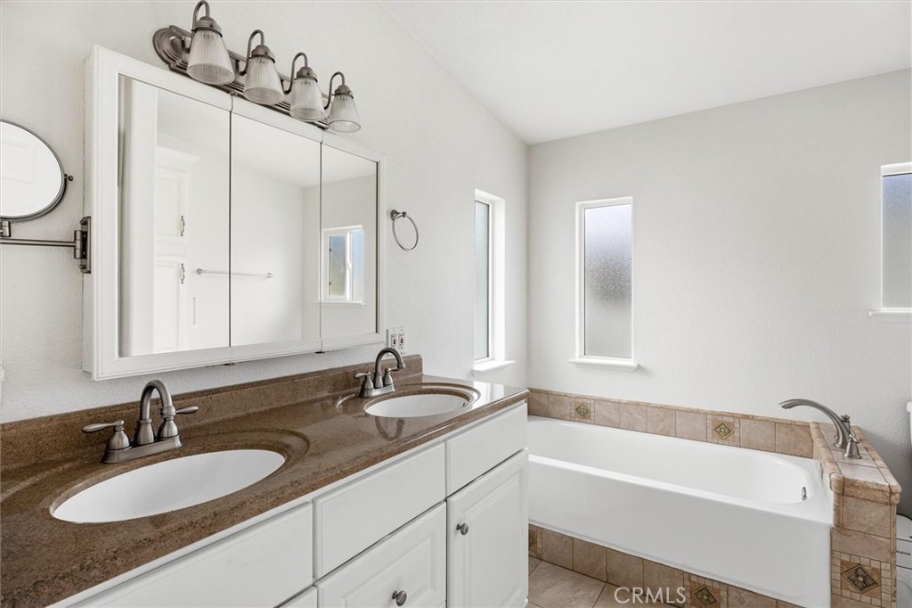 515 Aleppo Dr #14, Morro Bay, CA 93442
