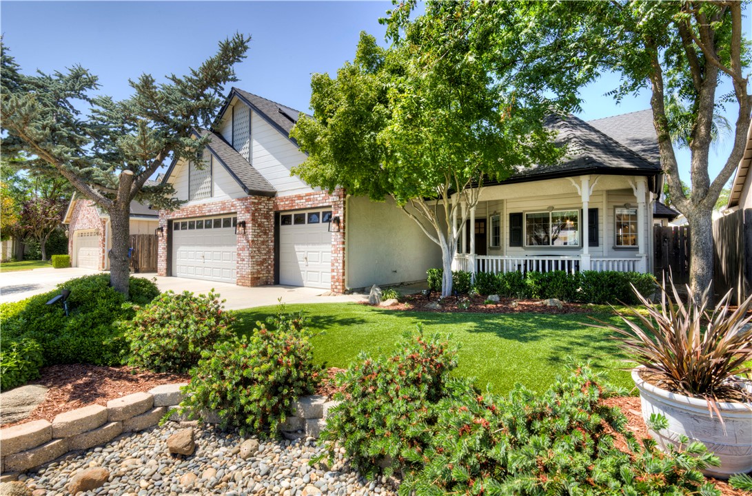 1812 E Oakmont, Fresno, CA 93730