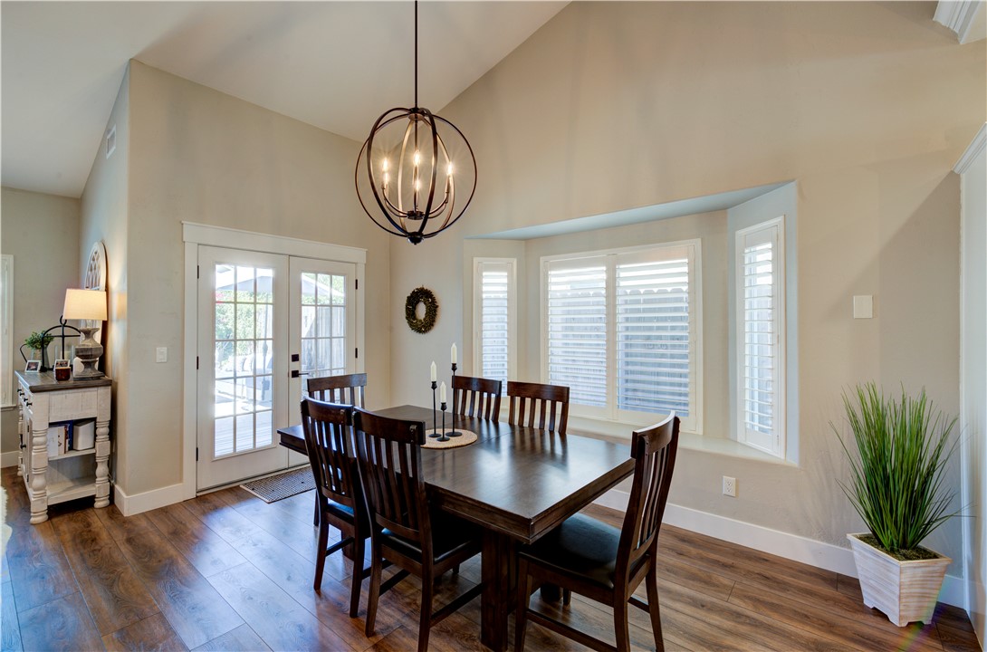 1812 E Oakmont, Fresno, CA 93730