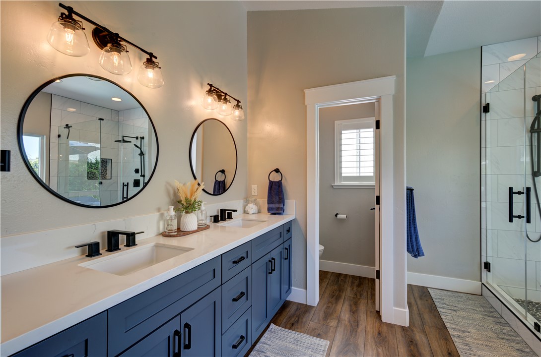 1812 E Oakmont, Fresno, CA 93730
