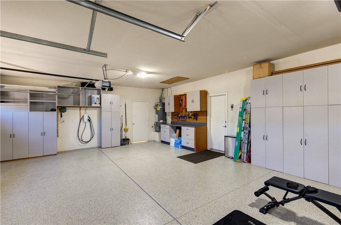 1812 E Oakmont, Fresno, CA 93730