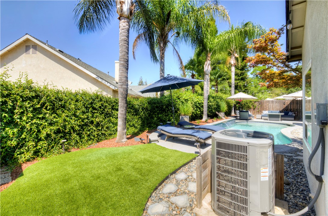 1812 E Oakmont, Fresno, CA 93730
